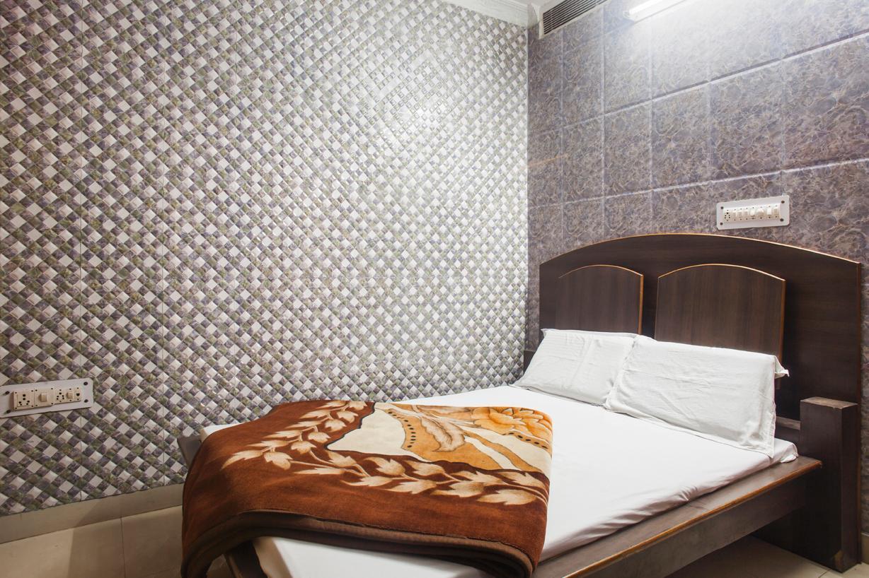 Hotel Grant Deluxe Meerut Exterior photo