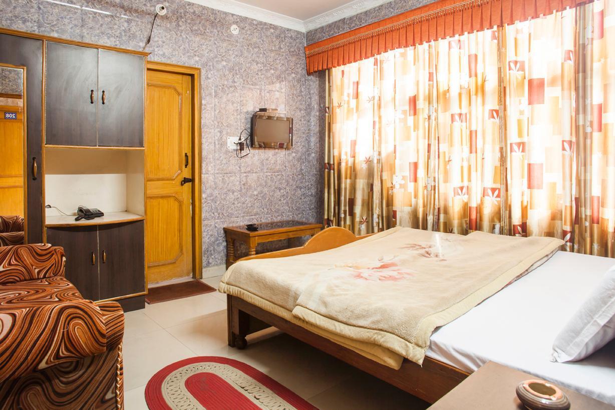 Hotel Grant Deluxe Meerut Exterior photo